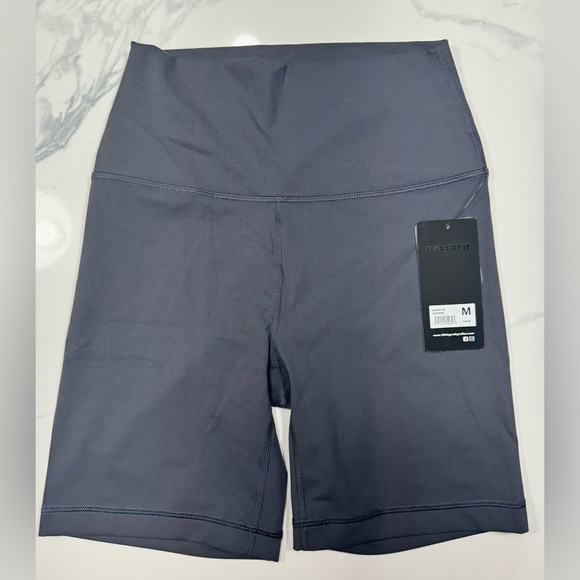 NWT - 90 Degree by Reflex - Women's Running Shorts - M - Picture 2 of 3